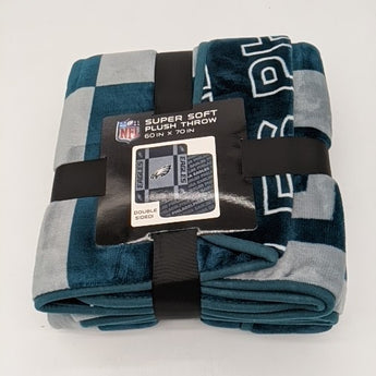 Philadelphia Eagles Pegasus 60” x 70” Reverse Block Double-Sided Ultra Cozy Blanket